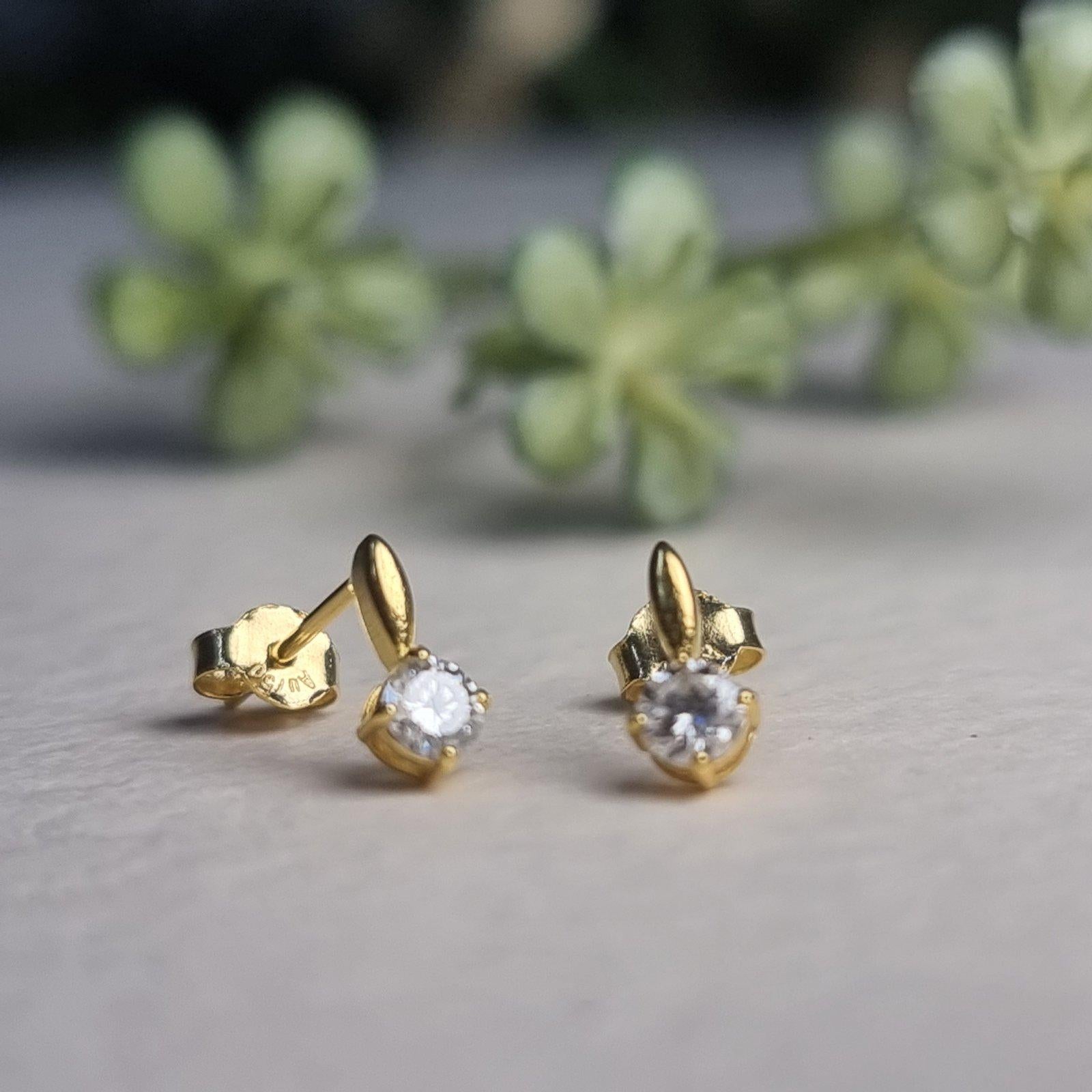 Dainty Moissa Stud Earring