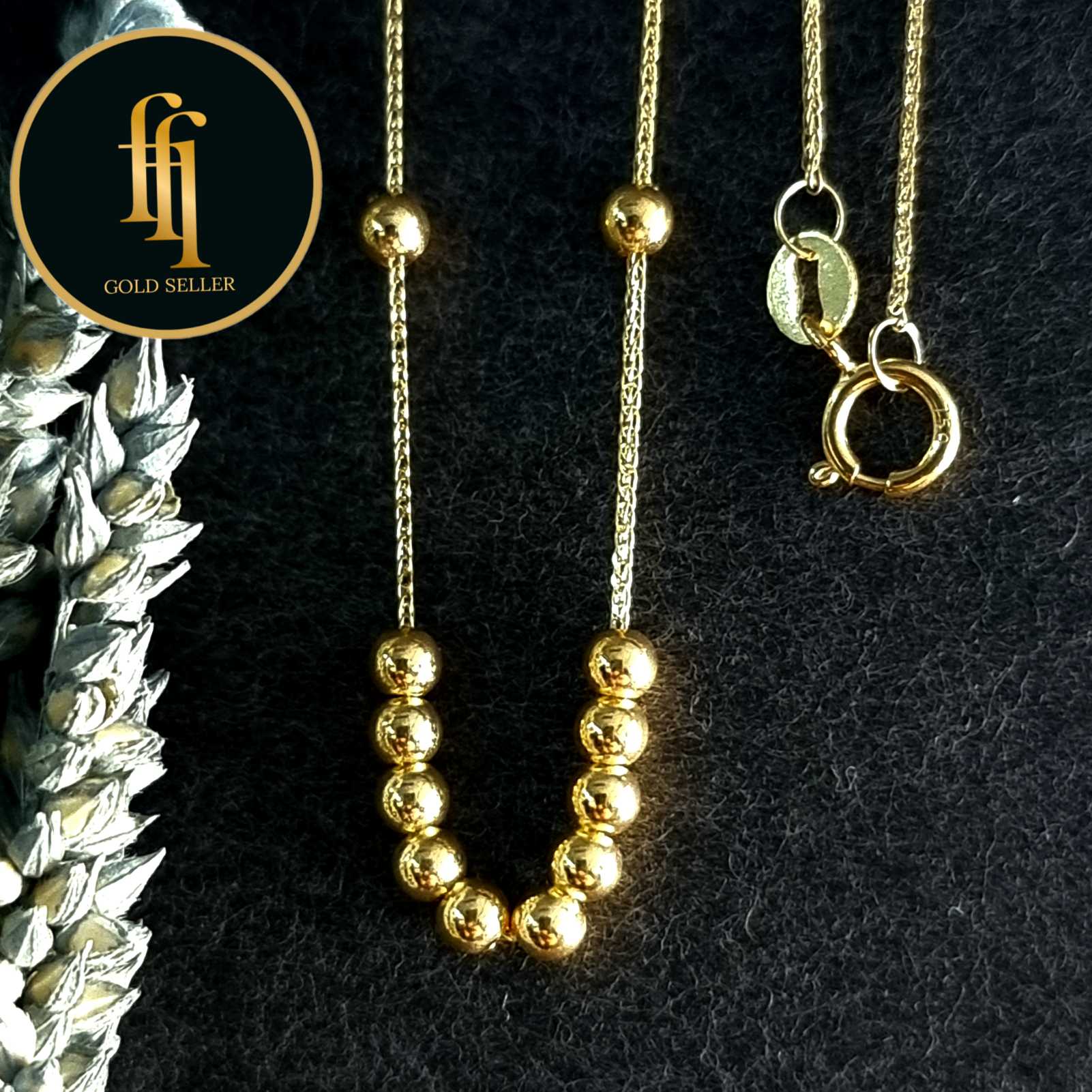 Lucky Ball Centerchain Neck