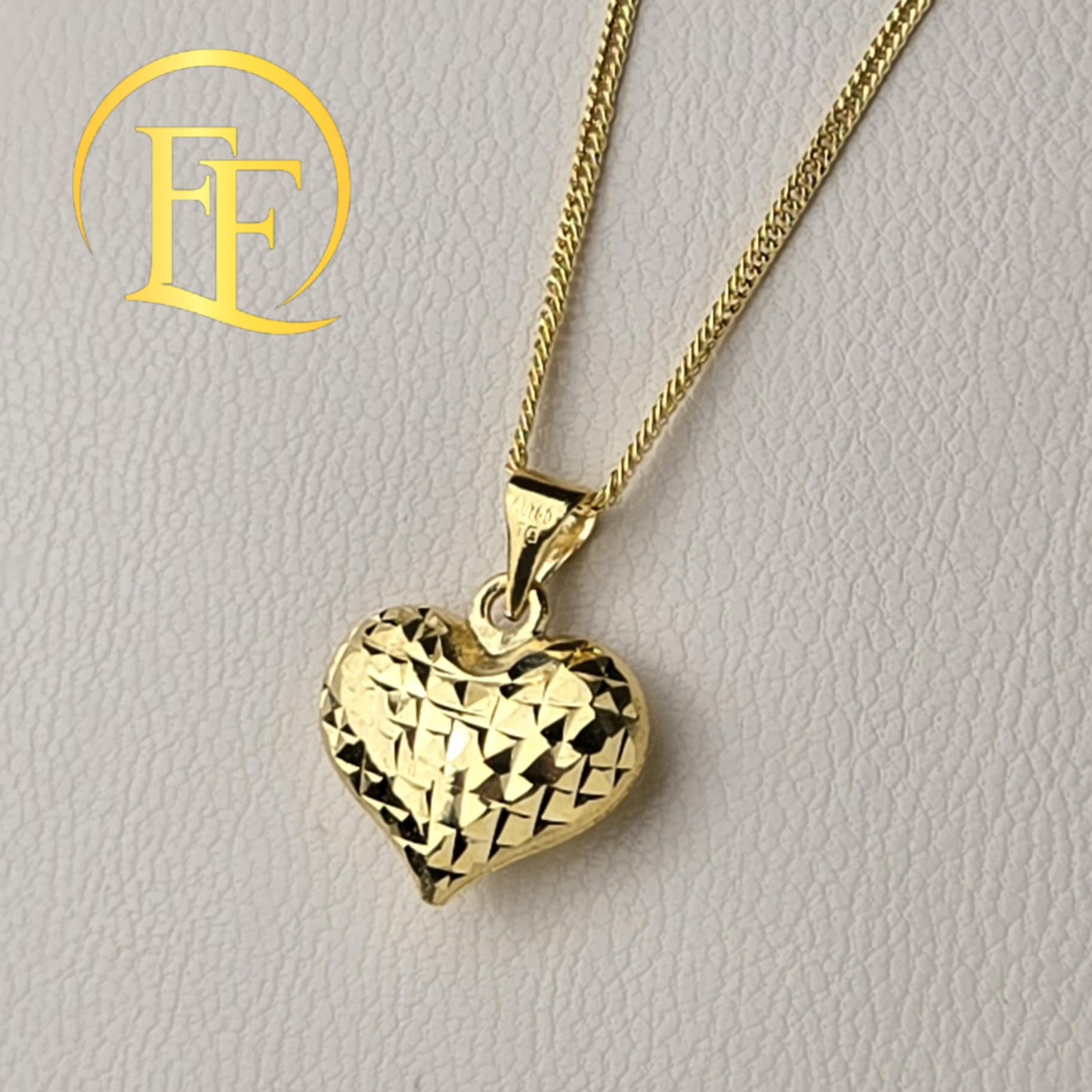 Medium Heart Buo Diacut Gold Pendant