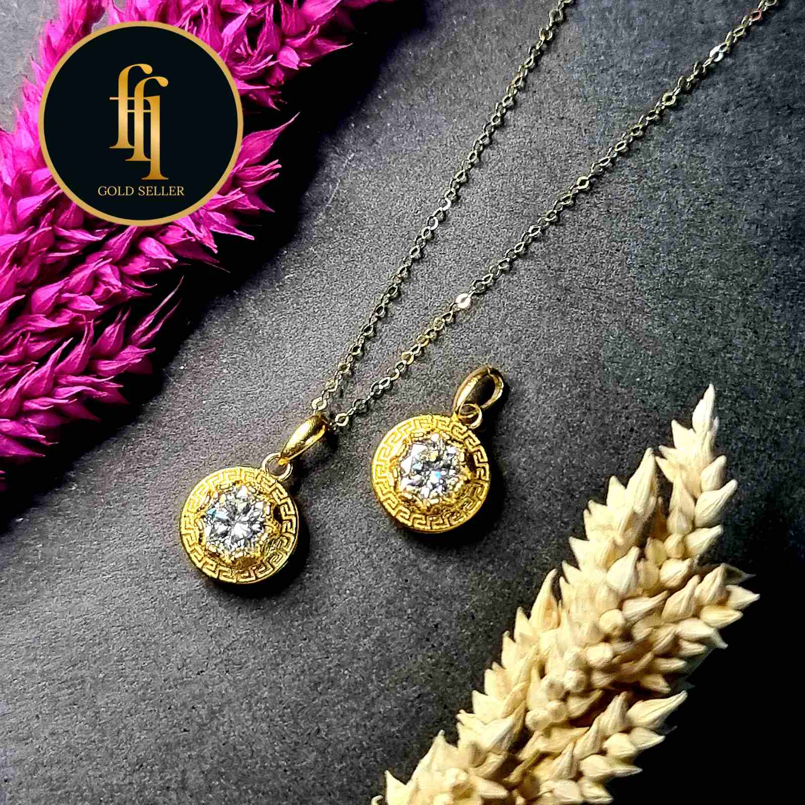 Rizzy Moissa Gold Pendant