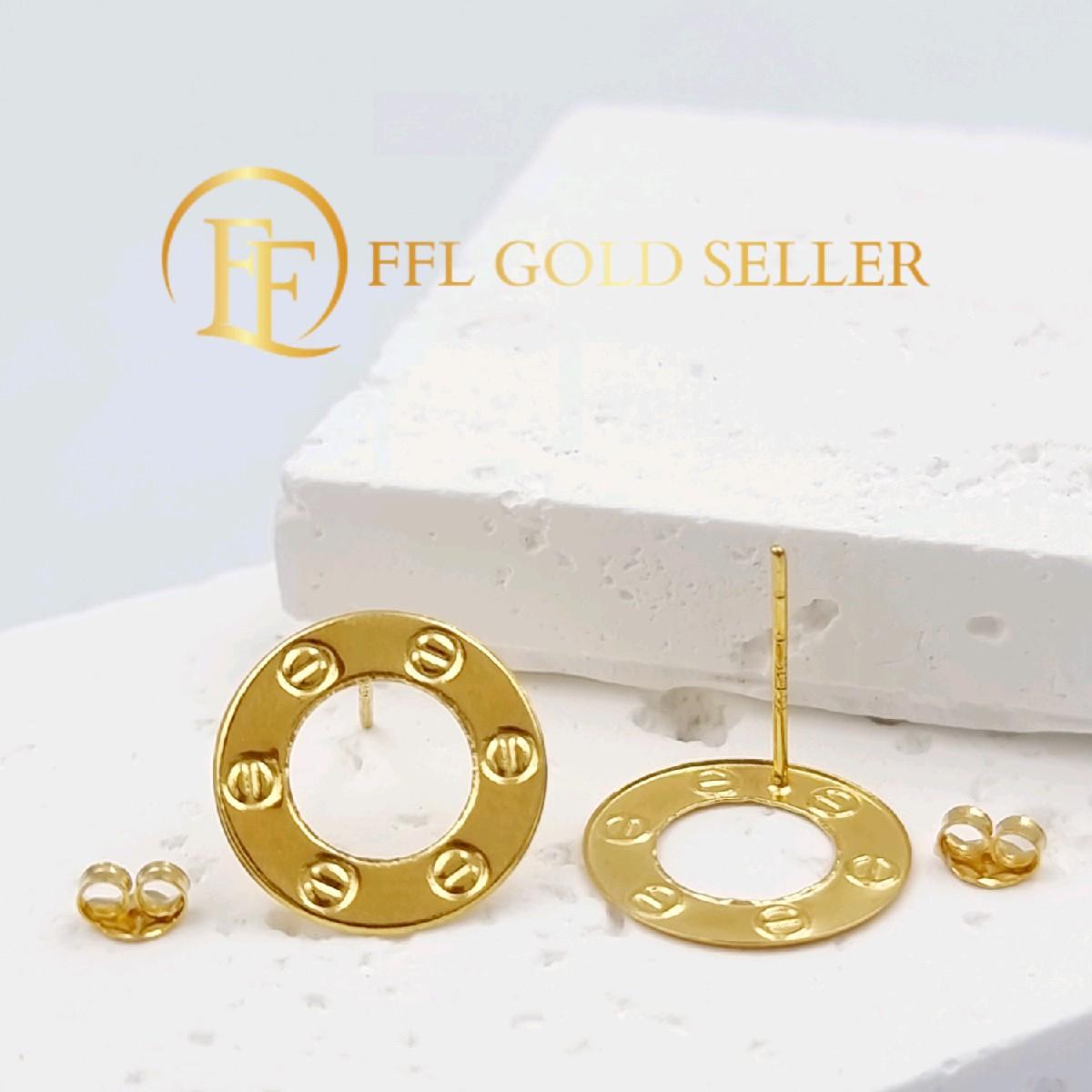 Round Carty Stud Earring