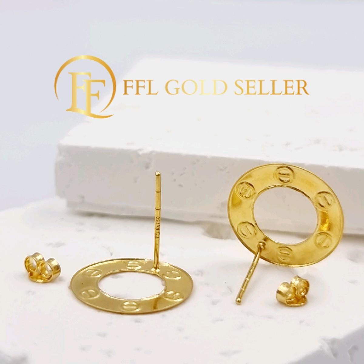 Round Carty Stud Earring