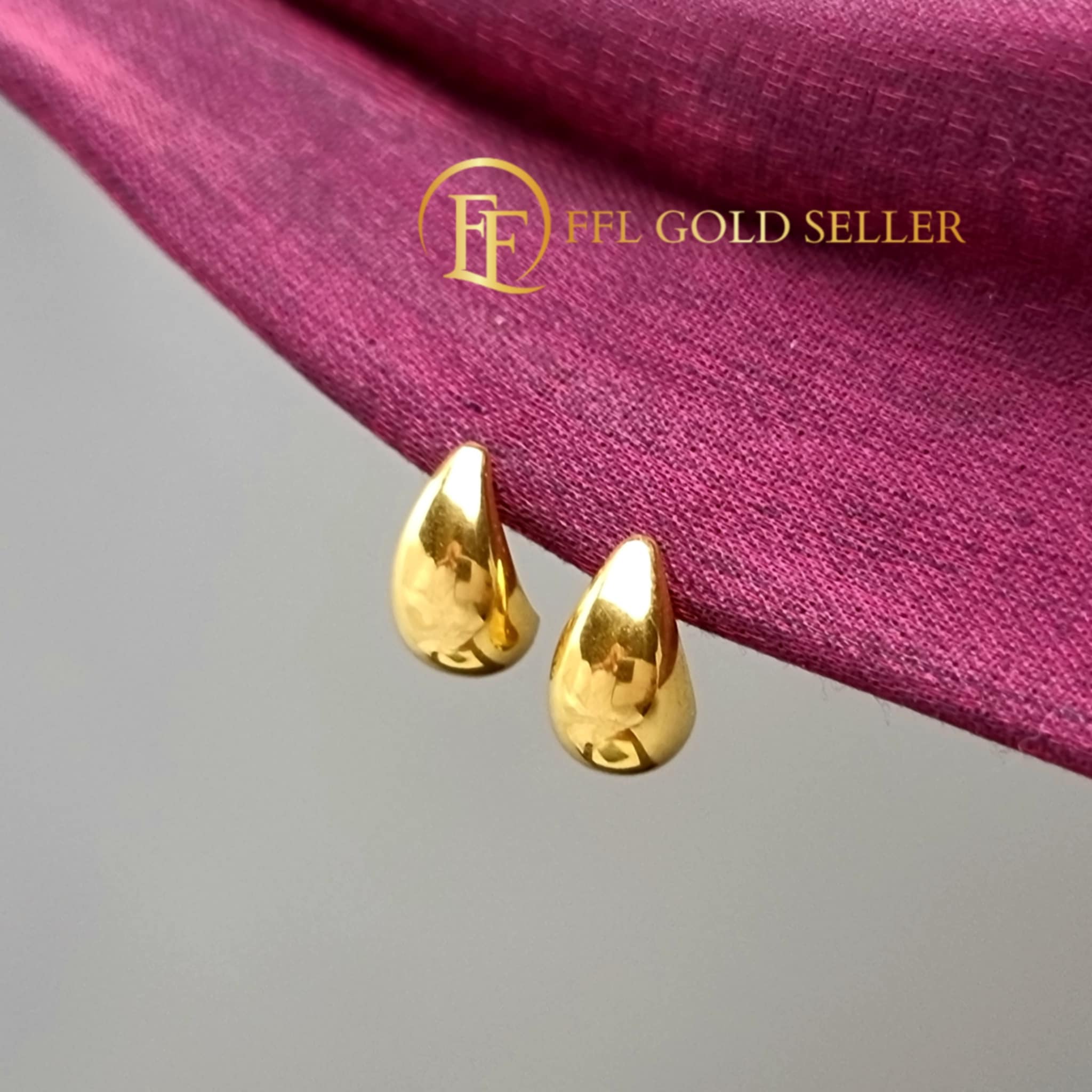 Solid Teardrop Stud Earring